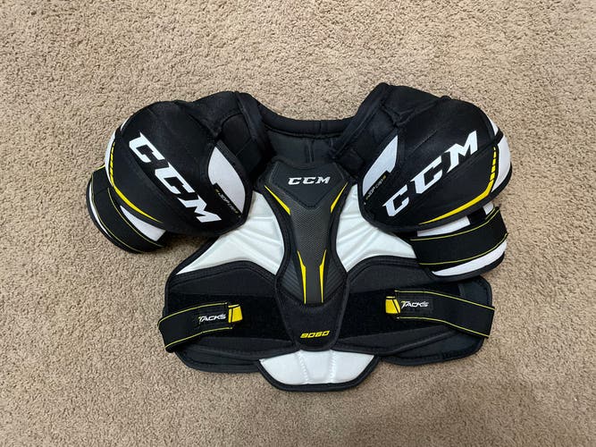 CCM Junior Large Tacks 9060 Shoulder Pads
