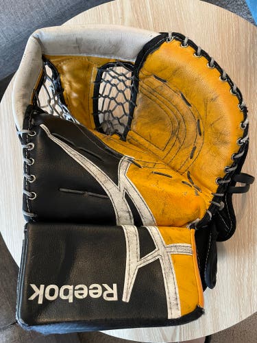 Used Regular Reebok Revoke 9000 Senior Catching Glove Sport Gold Black White