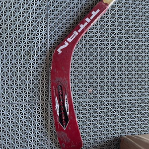 Titan Red John McLean Used Right Handed Mid Pattern Stick Blade