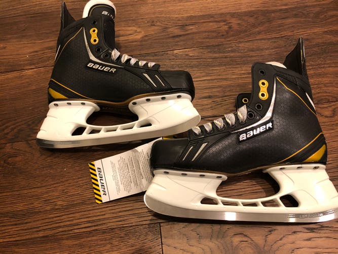 Junior New Bauer Supreme One Matrix Hockey Skates Regular Width Size 4.5