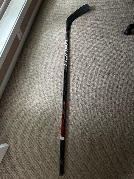 Senior Right Handed Pro Stock Vapor FlyLite Hockey Stick