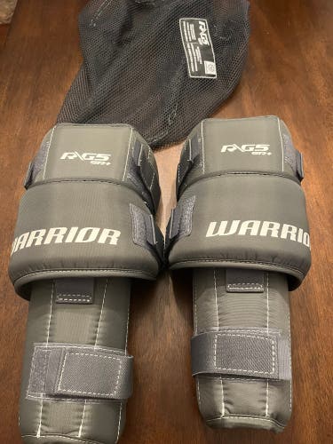 Warrior G5 knee pads Senior (NEW)