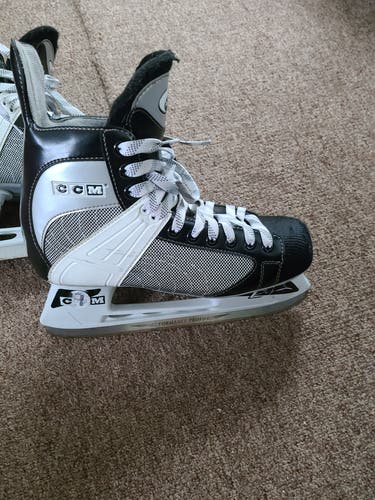 Senior Used CCM Powerline Hockey Skates Regular Width Size 9