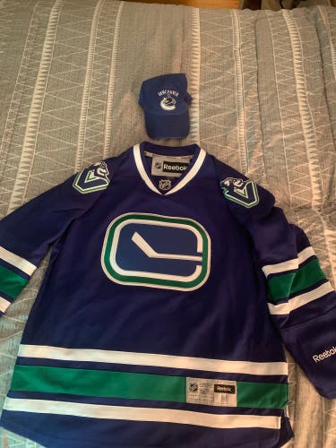 Vancouver Canucks Jersey and Hat Bundle