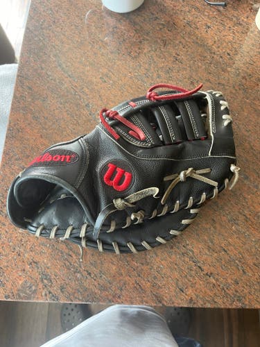 Wilson A2000 super skin RHT first base mitt