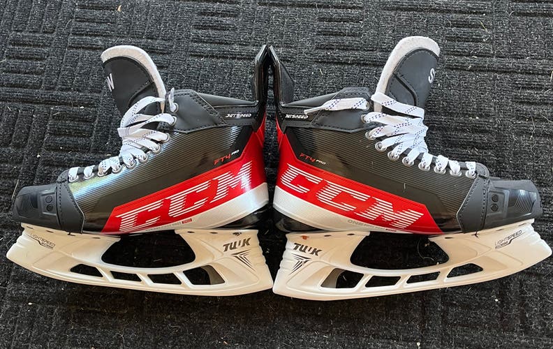 New CCM Regular Width Pro Stock Size 8 JetSpeed FT4 Pro Hockey Skates