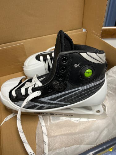 New Reebok Regular Width  Size 7 9K Hockey Goalie Skates