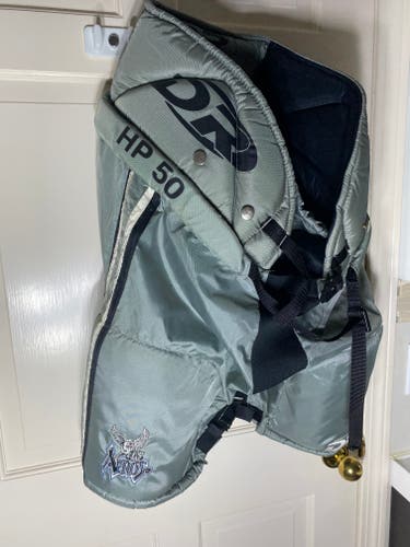 Senior Used Silver D&R HP-50 Medium Hockey Pants mint condition