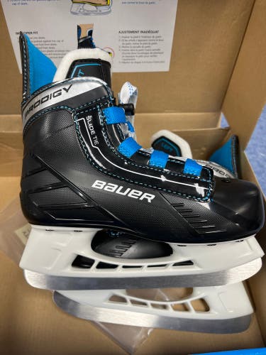 New Bauer Regular Width  Size 10 Prodigy Hockey Skates