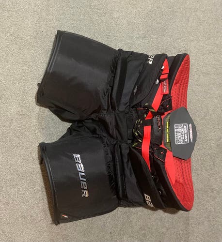 Senior New Medium Bauer Vapor 2X Pro Hockey Goalie Pants