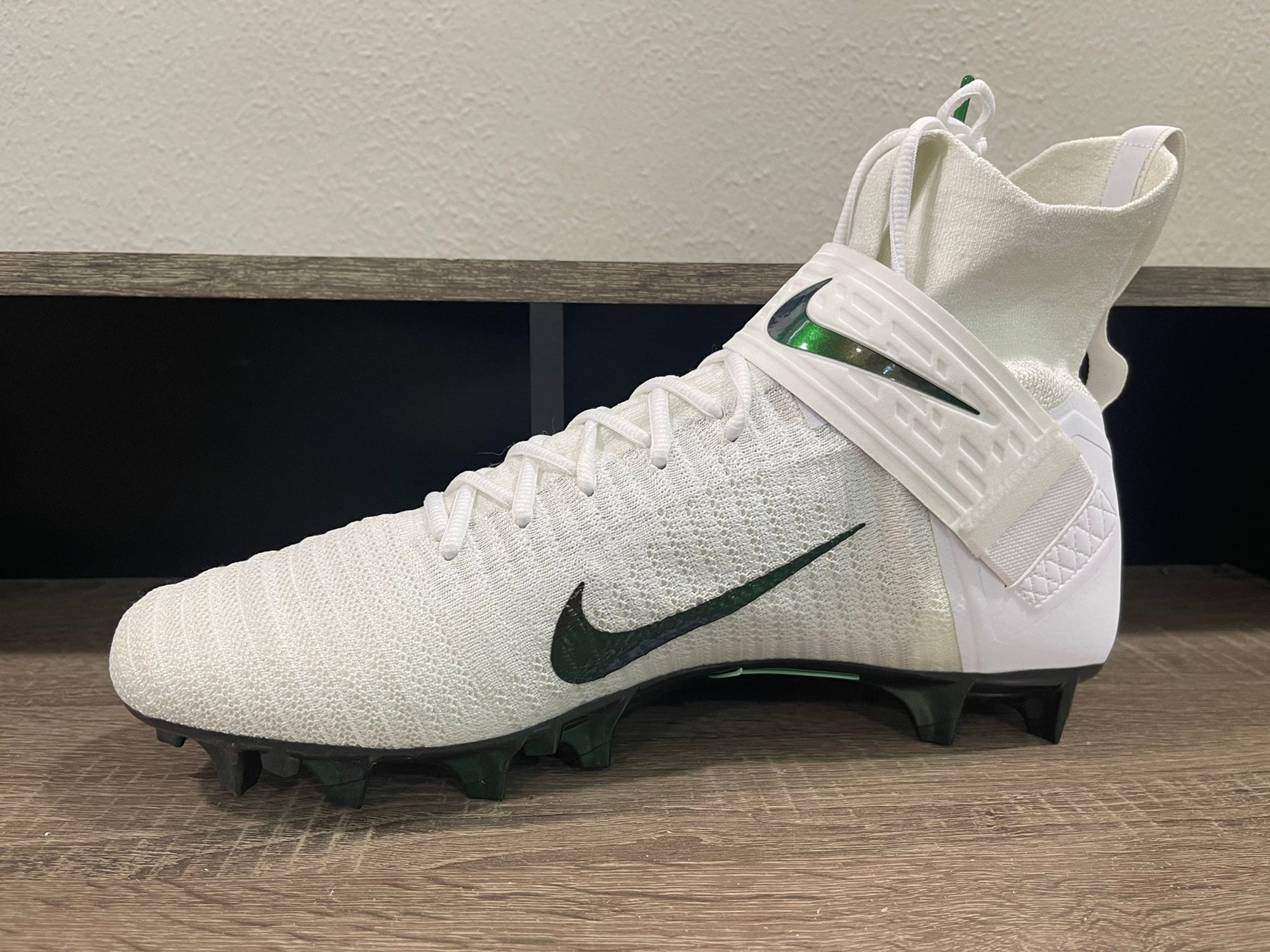 Size 14 WIDE Nike Alpha Menace Elite 2 Football Cleats PE Oregon Ducks Green