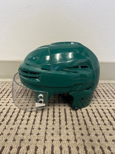 Bauer Medium Helmet W/ Visor