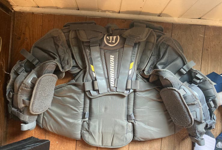 Warrior intermediate XXL chest protector