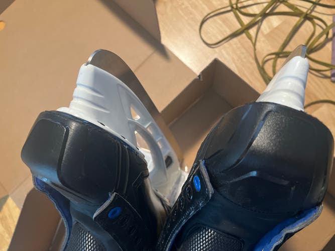 Senior Bauer Nexus 2N Hockey Skates Regular Width Size 8