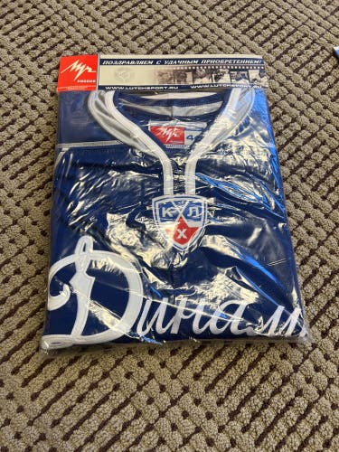 Alex Ovechkin #32 / Size 44 Dynamo Moscow Jersey