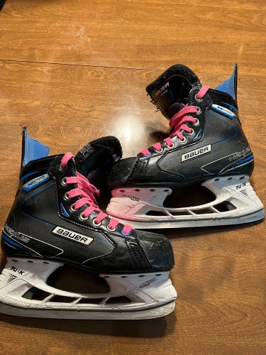 Used Bauer Extra Wide Width  Size 5 Nexus N2700 Hockey Skates