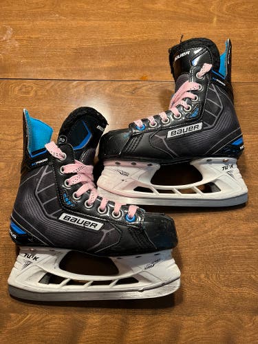 Used Bauer Regular Width  Size 2.5 Nexus 7000 Hockey Skates