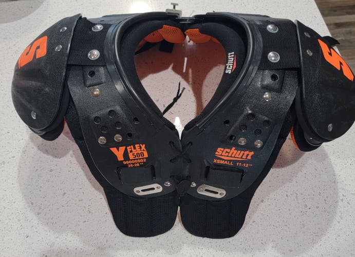 Used Youth Small Schutt Y-Flex 500 Shoulder Pads