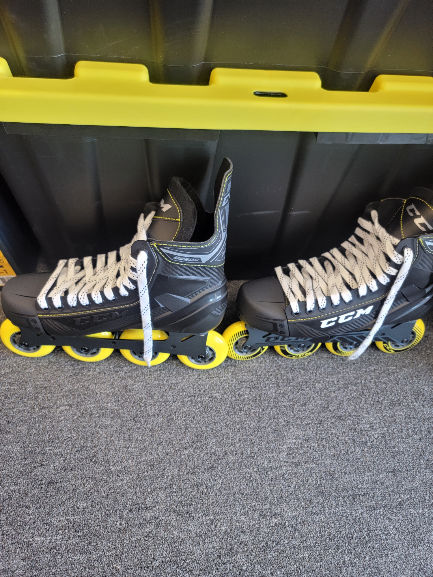 New CCM Super Tacks 9350 Inline Skates Regular Width Size 7