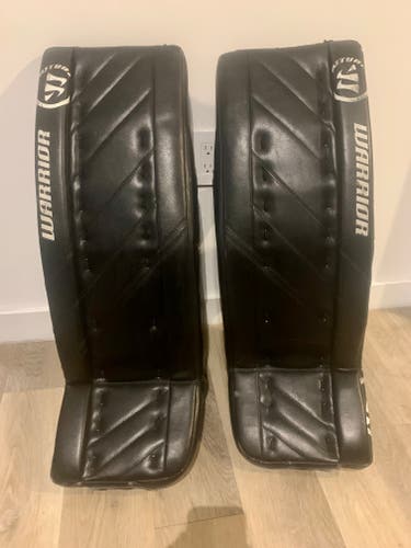 Used 31" Warrior Ritual G4 Goalie Leg Pads