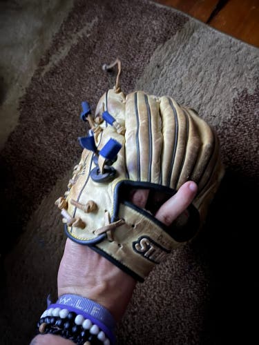11.5" Baseball Glove