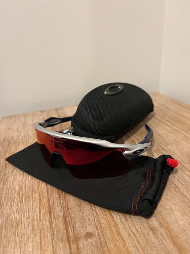 Special MLB Oakley Radar EV Sunglasses