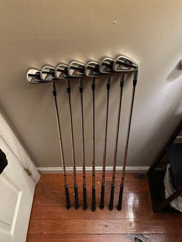 Titleist AP1 712 Iron Set