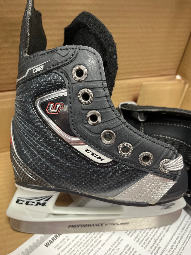New CCM Regular Width  Size 8 U+ 08 Hockey Skates