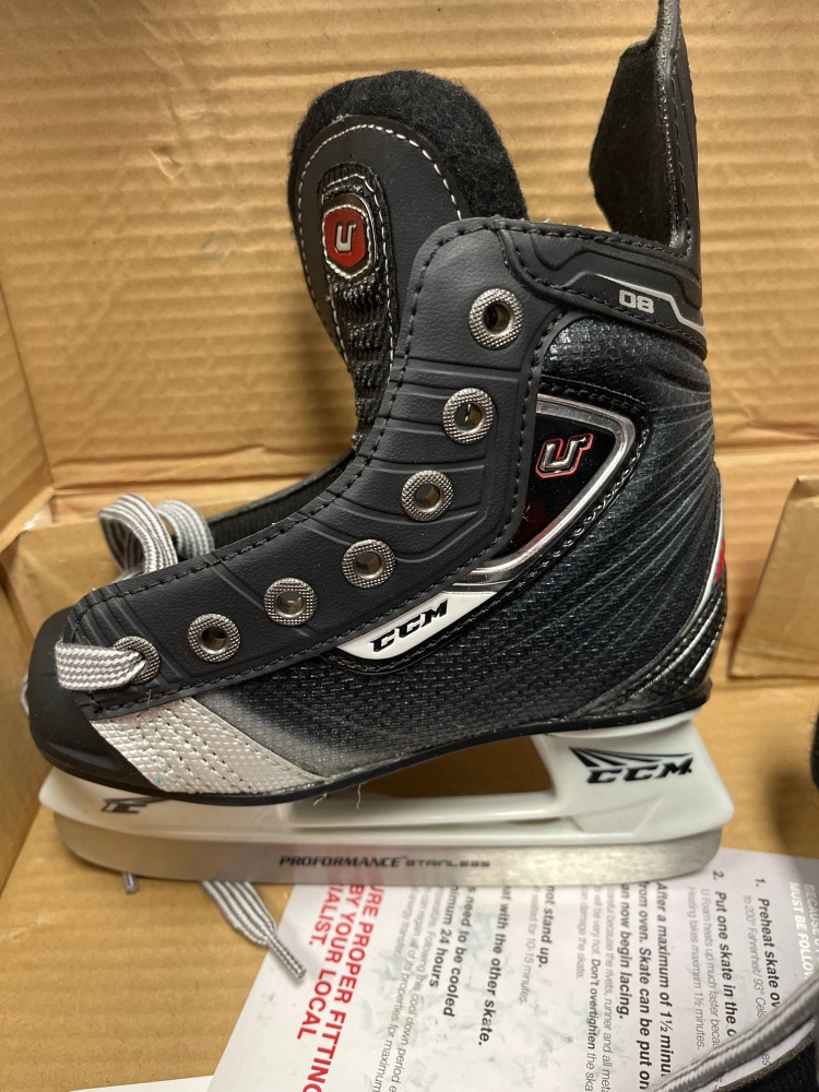 New CCM Regular Width  Size 10.5 U+ 08 Hockey Skates