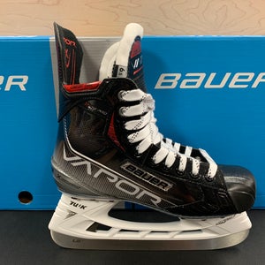 Intermediate New Bauer Vapor XLTX Pro Hockey Skates Regular Width Size 4.5