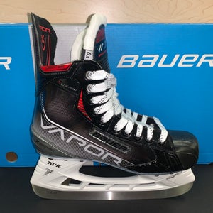 Intermediate New Bauer Vapor XLTX Pro Hockey Skates Extra Wide Width Size 4.5
