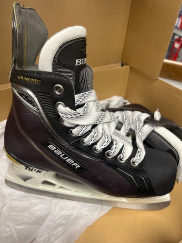 New Bauer Regular Width  Size 4 Supreme ONE80 Hockey Skates