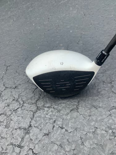 TaylorMade R11 Driver 10.5*  /  RH /  65g Fujikura Blur Stiff Graphite