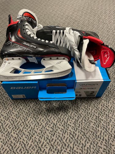 Bauer Vapor 3X Pro size 9.5 Fit 2 skates