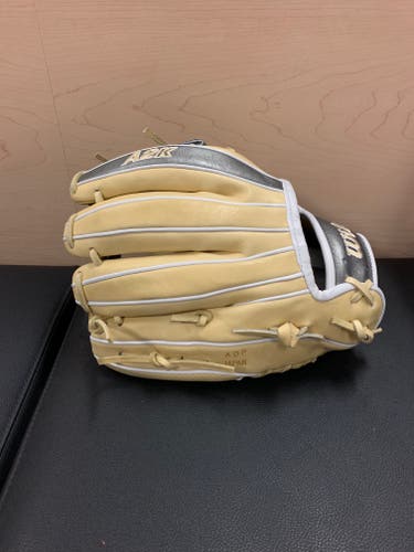 New Right Hand Throw Wilson Infield A2K Baseball Glove 11.5"