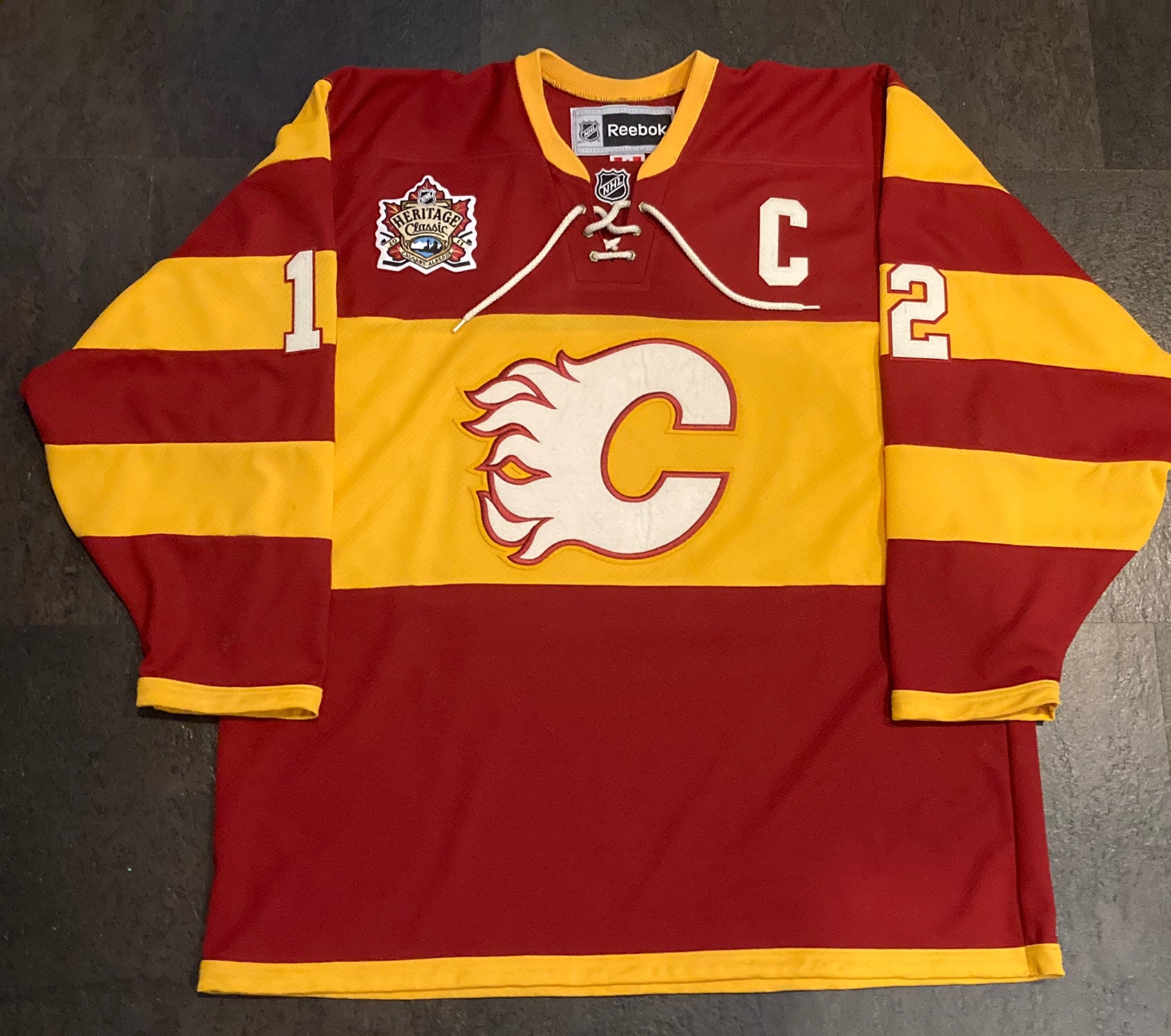Calgary Flames unveil retro Heritage Classic jerseys (PHOTOS