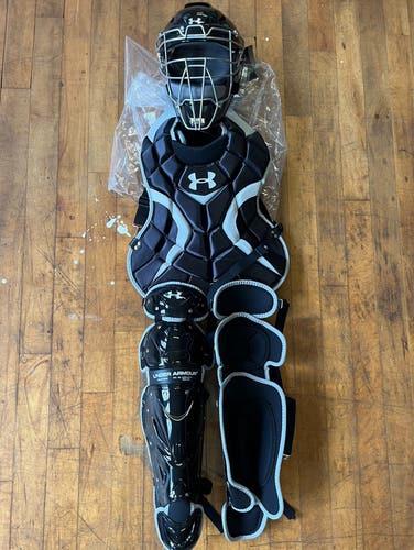 Under Armour Victory Series Catcher's Set