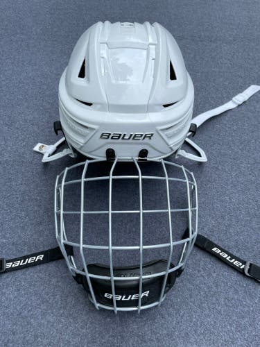New Bauer Re-Akt 150 Helmet Sr/M