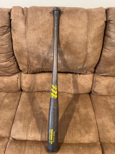2019 Wood (-3) 30 oz 33" Pro Cut Bat