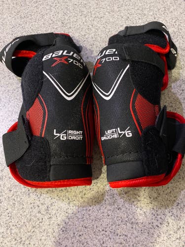 Used Large Bauer  Vapor X700 Elbow Pads