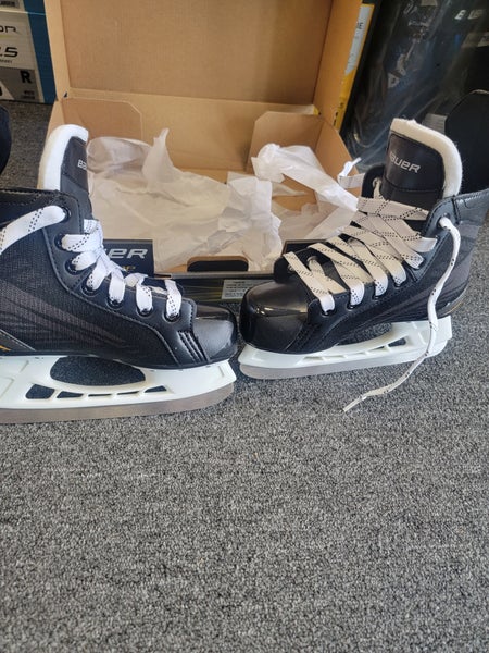 Youth New Bauer Supreme 140 Hockey Skates Regular Width Size 13