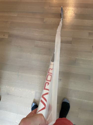 Senior Right Handed P92 Vapor Hyperlite Hockey Stick