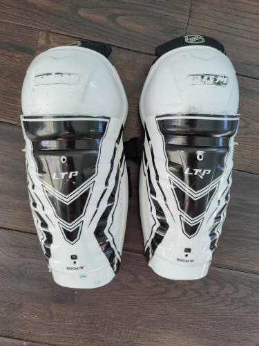 Used CCM LTP Shin Pads Youth 8"