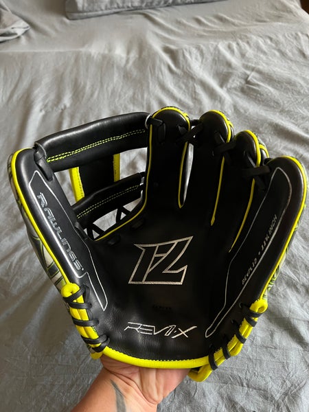 New Right Hand Throw Rawlings Infield REV1X Baseball Glove 11.75"
