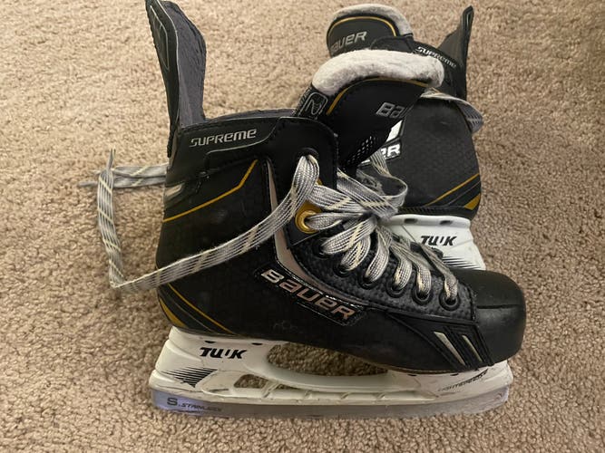 Used Bauer Regular Width Size 3 Hockey Skates