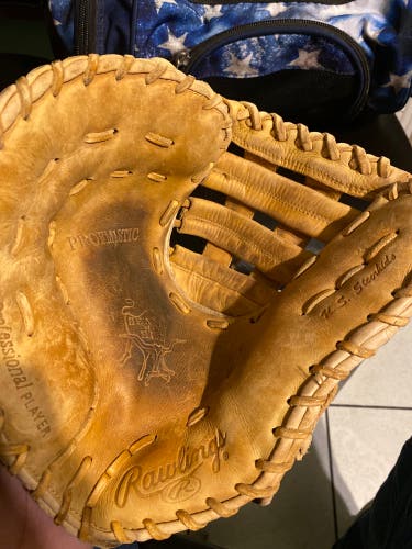 First Base  Heart of the Hide Baseball Glove