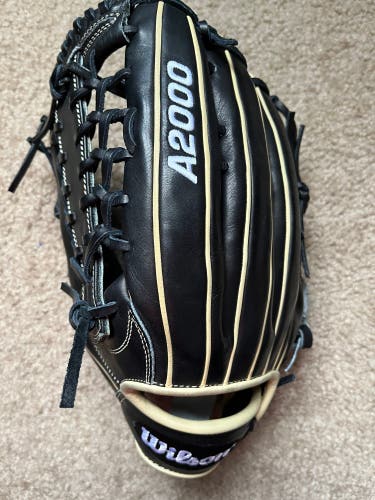 Wilson A2000 12.5” Baseball Glove Lefthand Throw