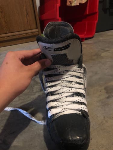 Used Bauer   Size 4.5 Supreme One75 Hockey Skates