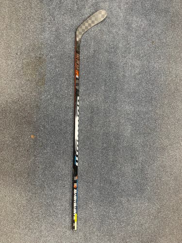 Senior Right Handed W28M  Fantom QRE Hockey Stick