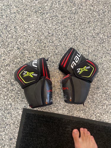 New Medium Bauer VAPOR 2X PRO Elbow Pads